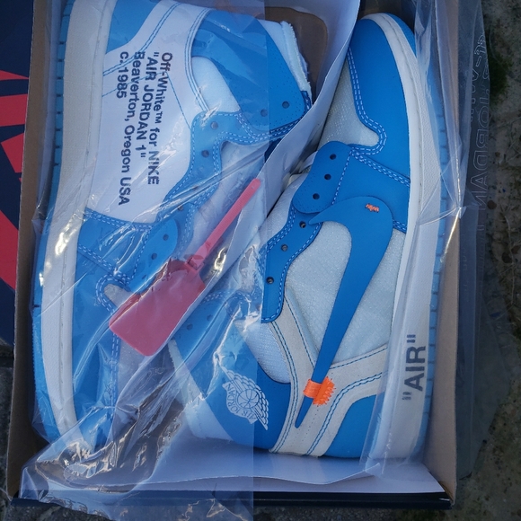 Air Jordan Off White X UNC - Picture 1 of 3